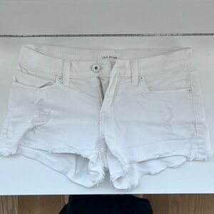 Lila Ryan Travis Distressed Fray Hem Short Size 2/26